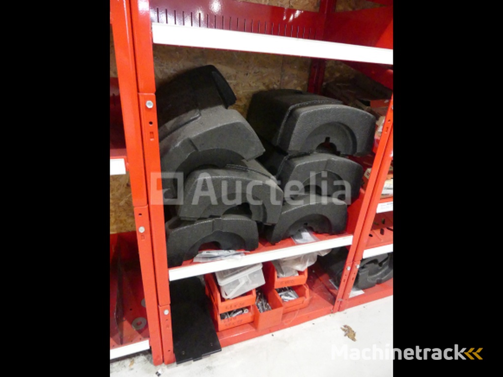 2 Planken met Wurth inhoud