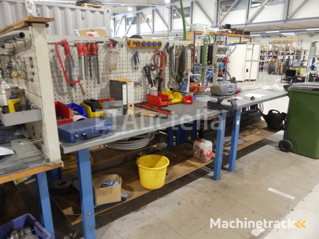 2 Werkplaats werkbanken