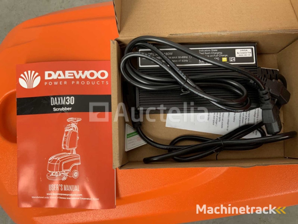 Daewoo DAXM30 scrubber