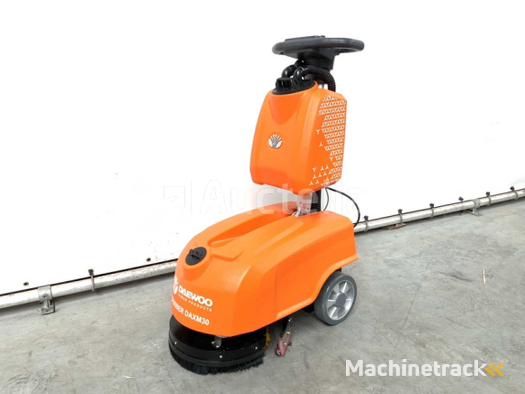 Daewoo DAXM30 scrubber