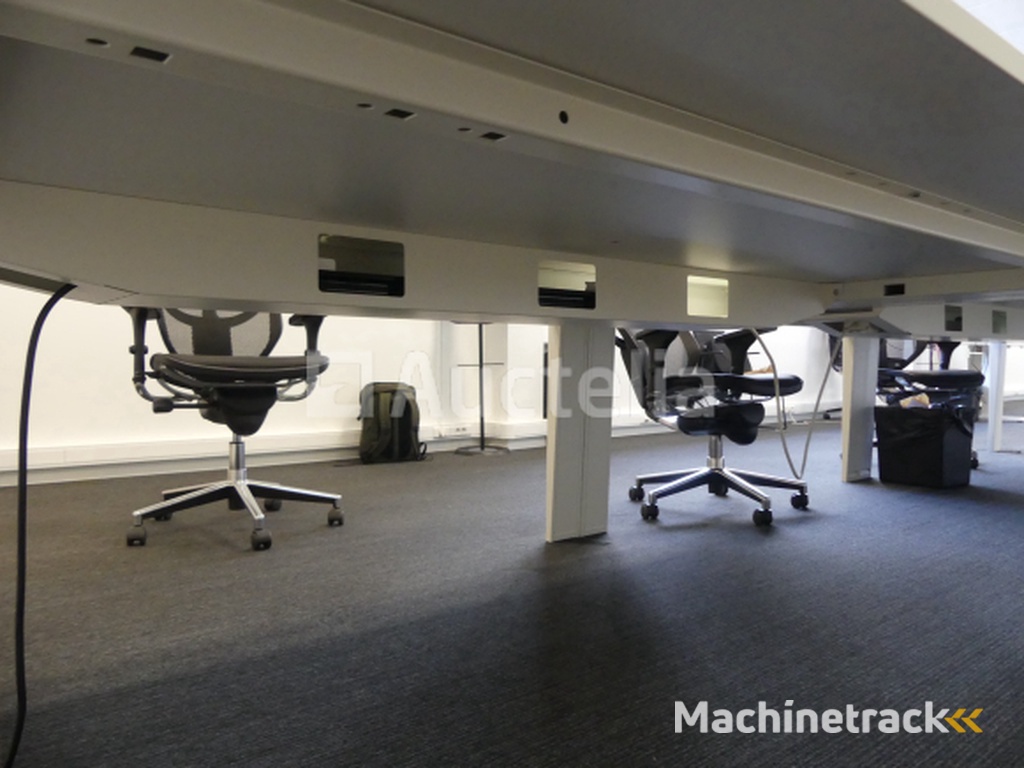 Famo Dual Design Desk (Face-to-Face)