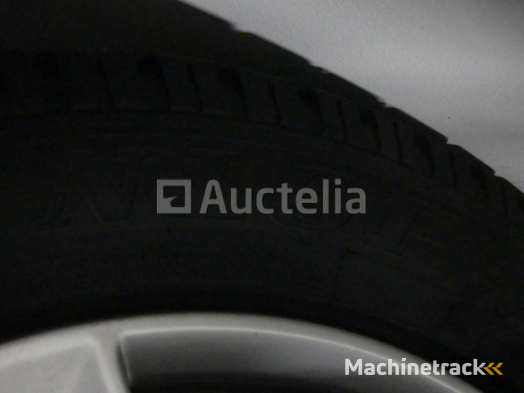 4 Winter tyres on Dunlop + Trocmoh aluminium rims