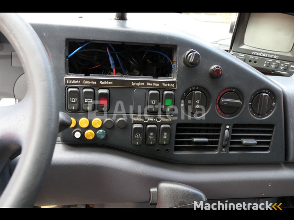 Mercedes-Benz TN 312 DD van (1995-241.169 km)