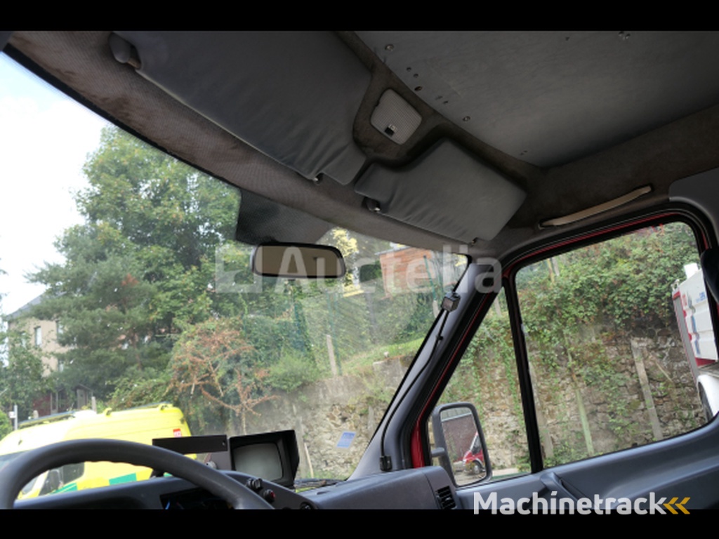 Mercedes-Benz TN 312 DD van (1995-241.169 km)