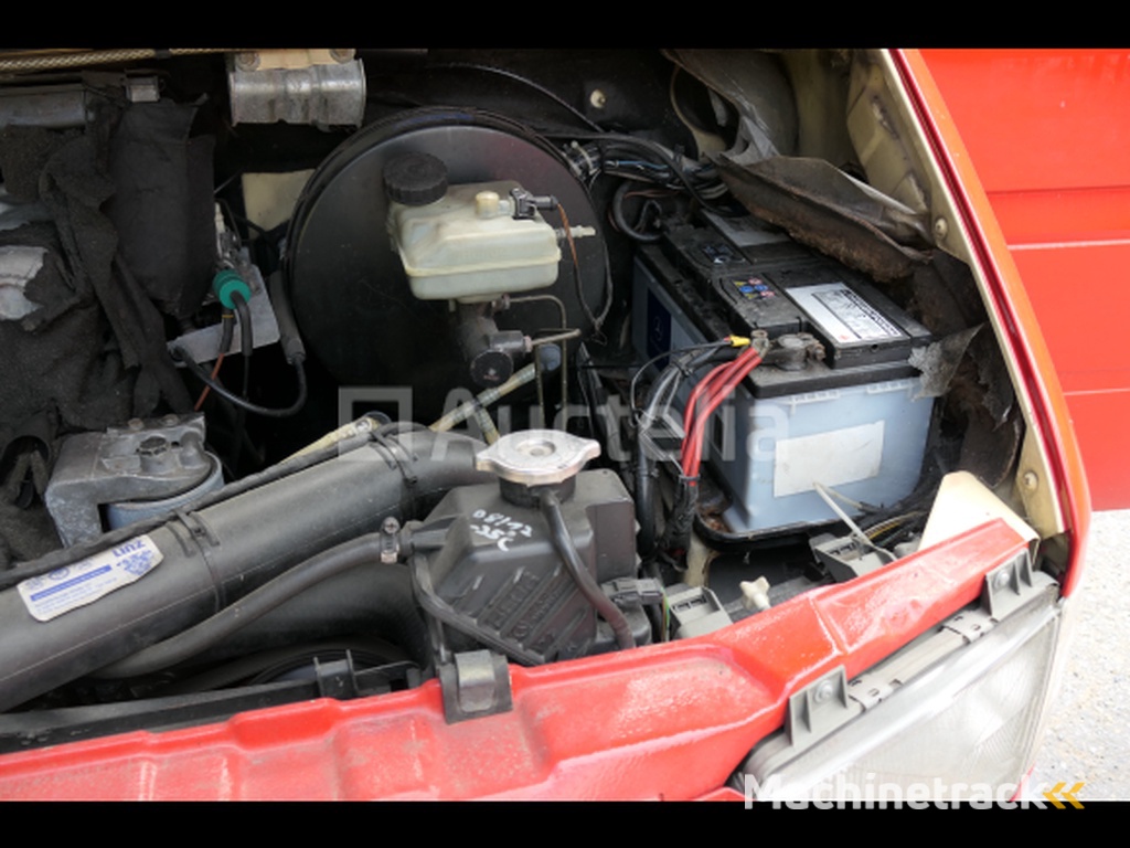 Mercedes-Benz TN 312 DD van (1995-241.169 km)