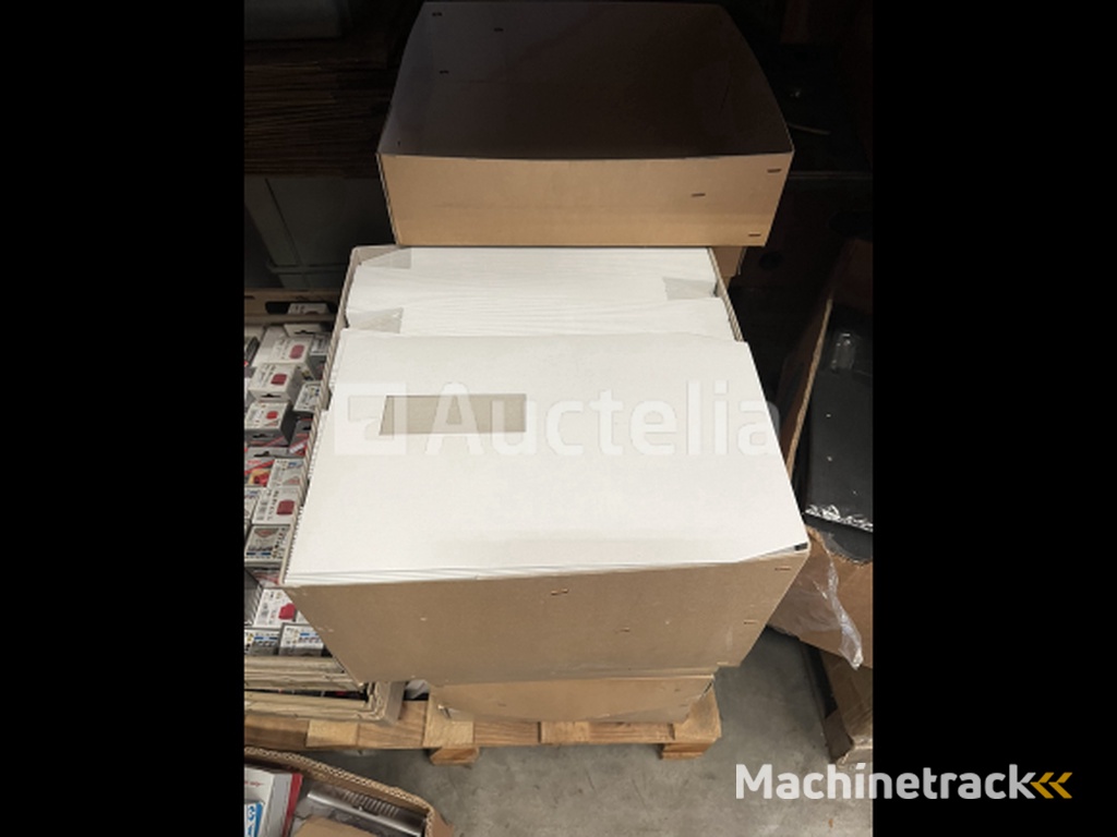 3 dozen hard kartonnen A4 enveloppen