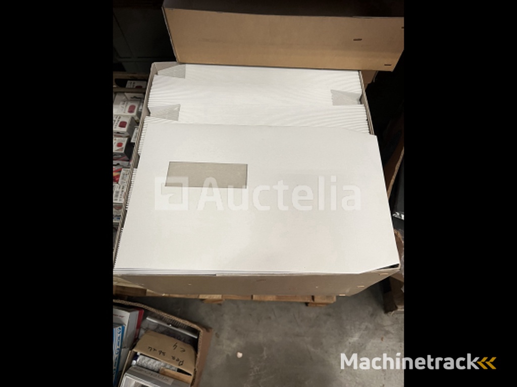 3 dozen hard kartonnen A4 enveloppen