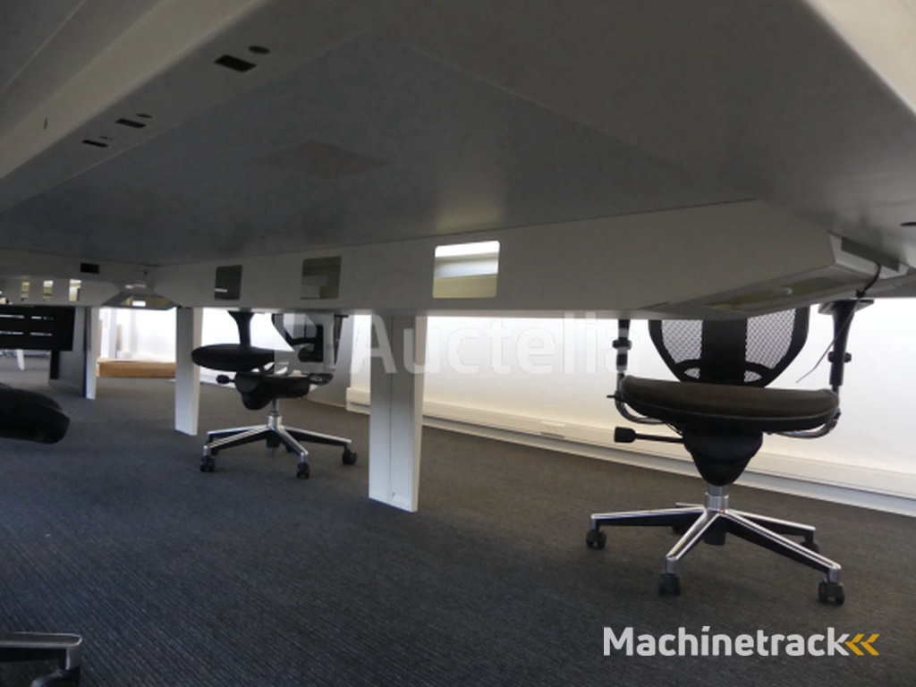 Famo Dual Design Desk (Face-to-Face)