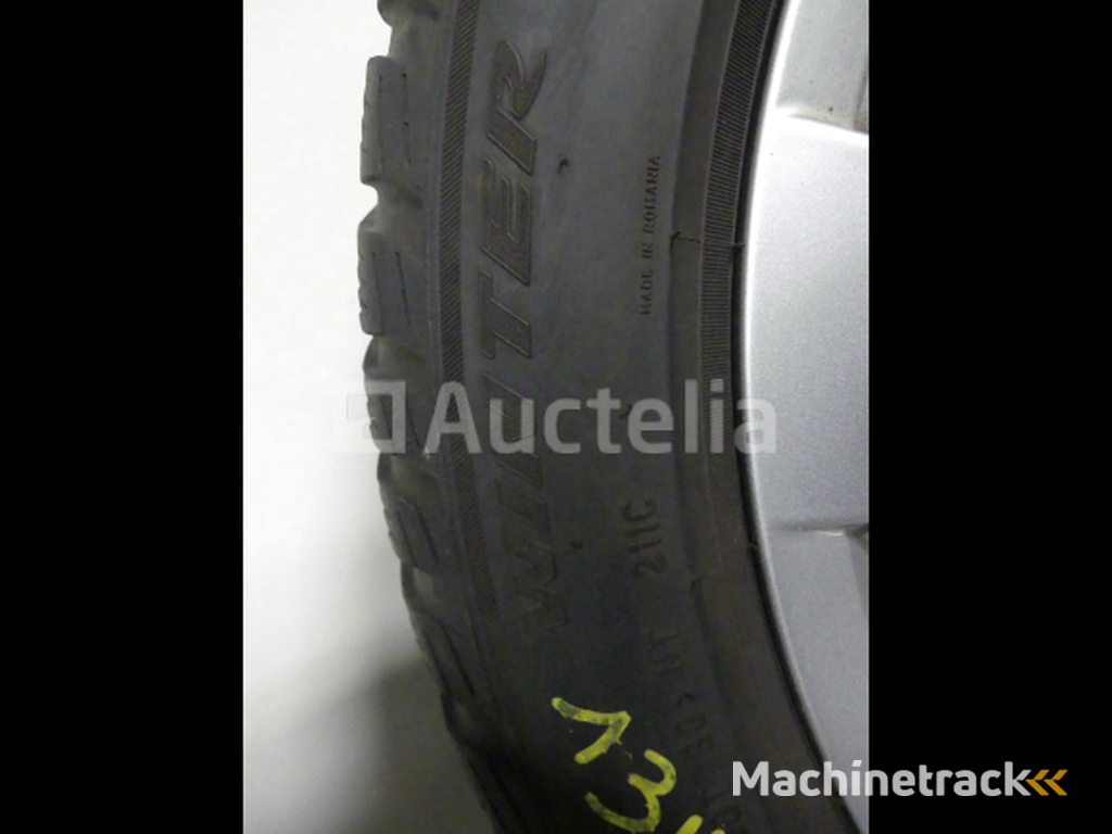 4 Winter tyres on aluminium rims Pirelli Sottozero3 - 205/50 R17