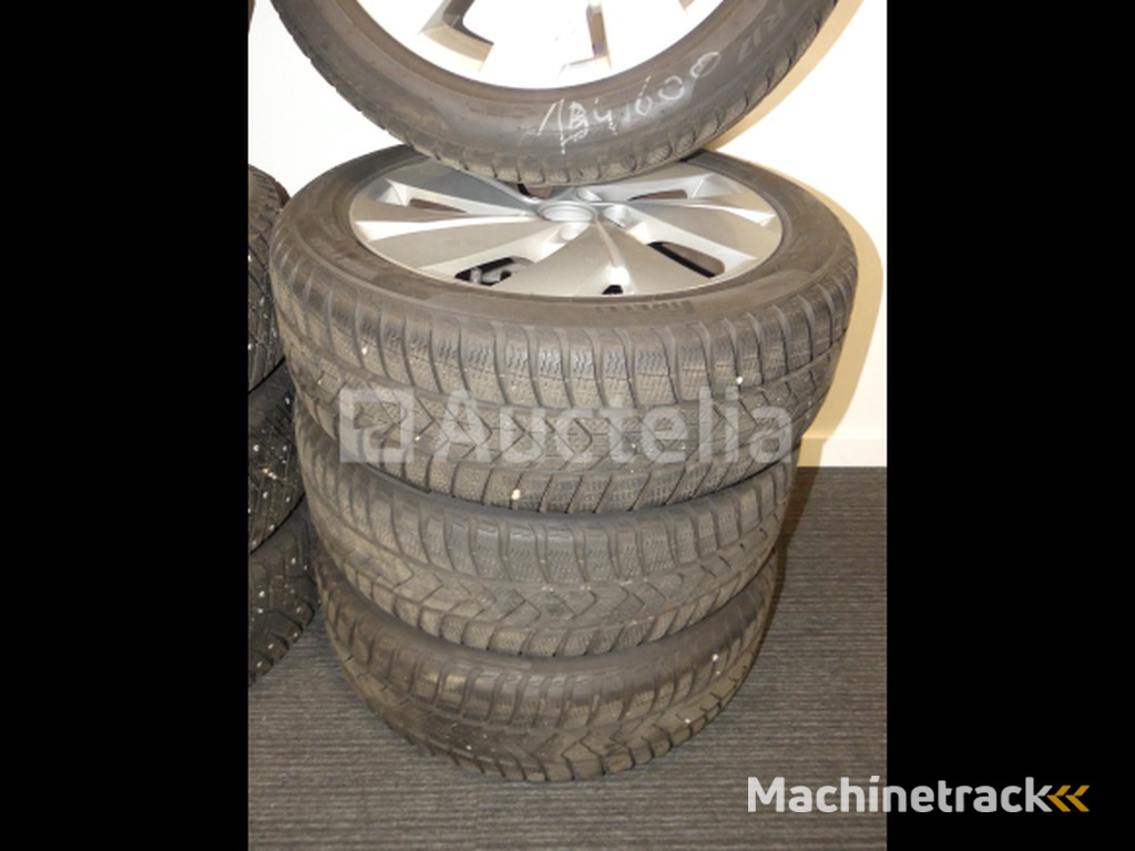 4 Winter tyres on aluminium rims Pirelli Sottozero3 - 205/50 R17