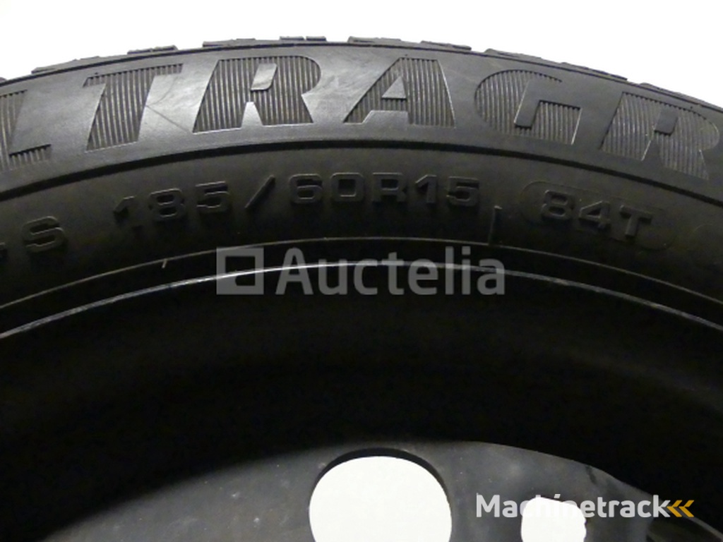 4 Winter tyres on Goodyear Ultragrip8 sheet metal rims - 195/60 R15