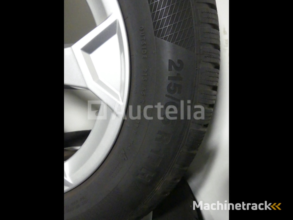 4 Winter tyres on aluminium rims Continental Wintercontact TS850P - 215/65 R17