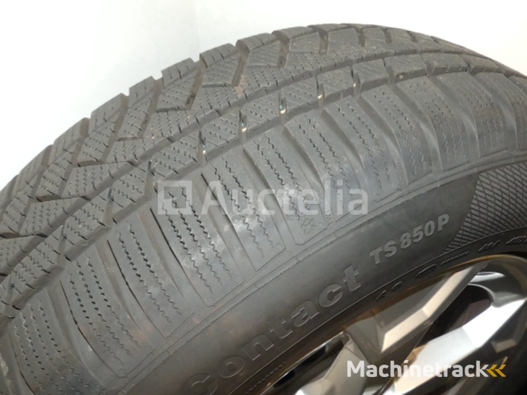 4 Winter tyres on aluminium rims Continental Wintercontact TS850P - 215/65 R17