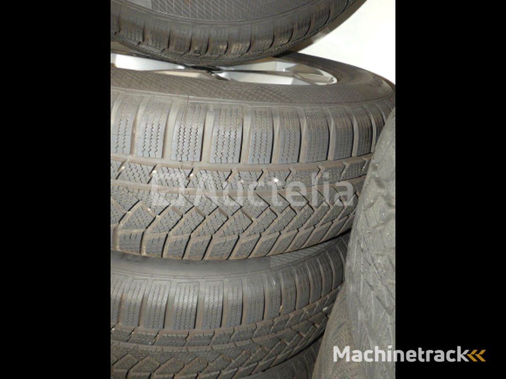 4 Winter tyres on aluminium rims Continental Wintercontact TS850P - 215/65 R17