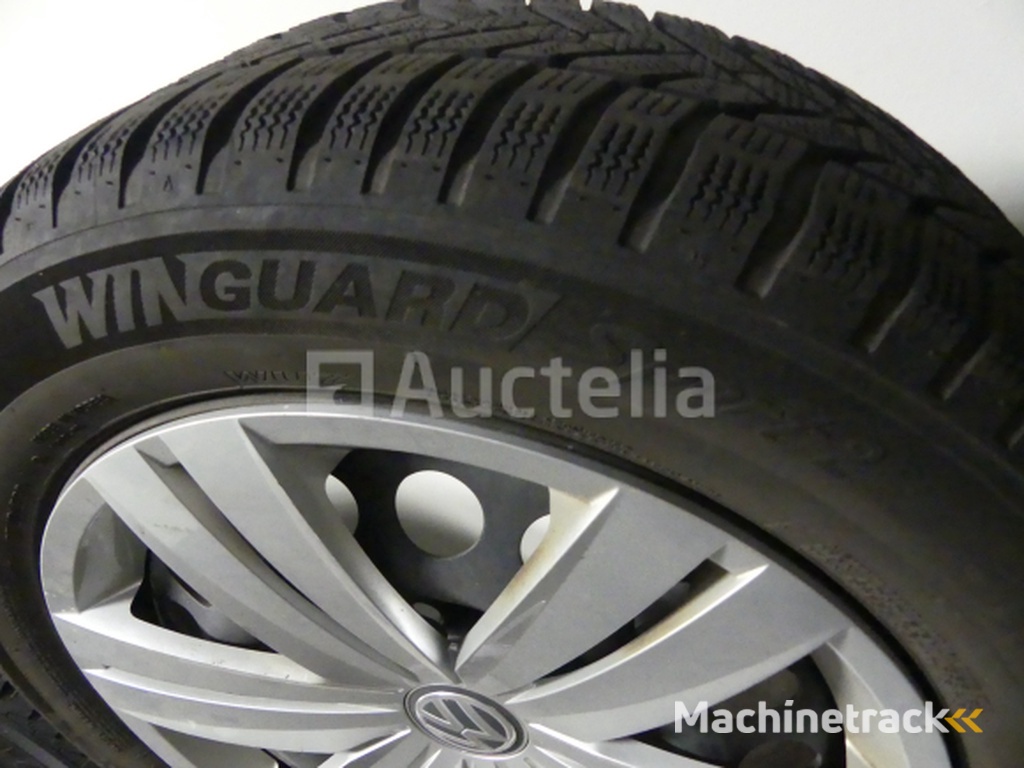 4 Winter tyres on Nexen Winguard Sport2 sheet metal rims - 205/55 R16