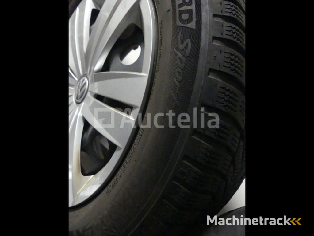 4 Winter tyres on Nexen Winguard Sport2 sheet metal rims - 205/55 R16