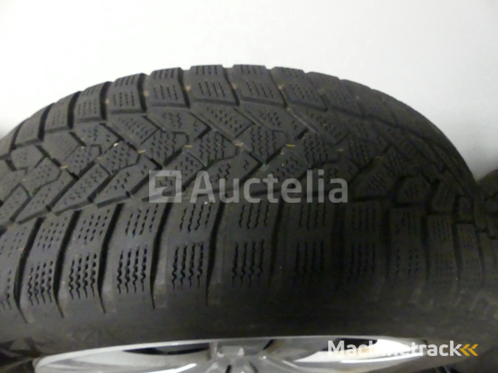 4 Winter tyres on Nexen Winguard Sport2 sheet metal rims - 205/55 R16