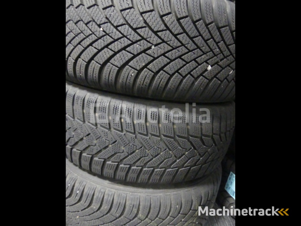 4 Winter tyres on Nexen Winguard Sport2 sheet metal rims - 205/55 R16