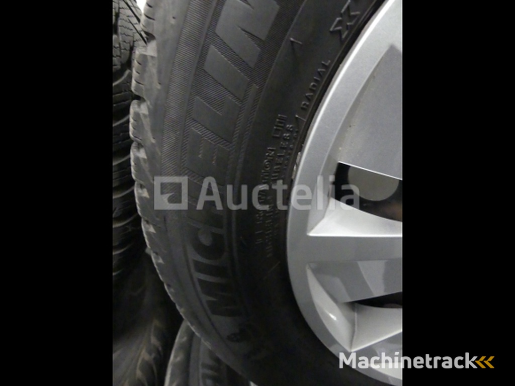 4 Winter tyres on Michelin Alpin sheet metal rims - 195/65 R15