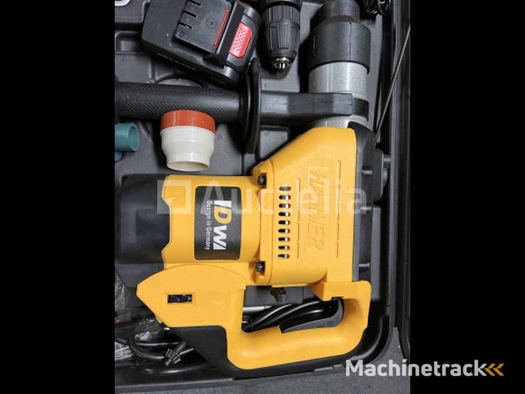 Boorhamer en accu schroevendraaier in koffer