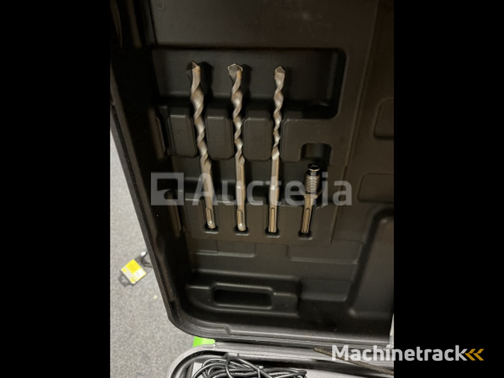 Boorhamer en accu schroevendraaier in koffer