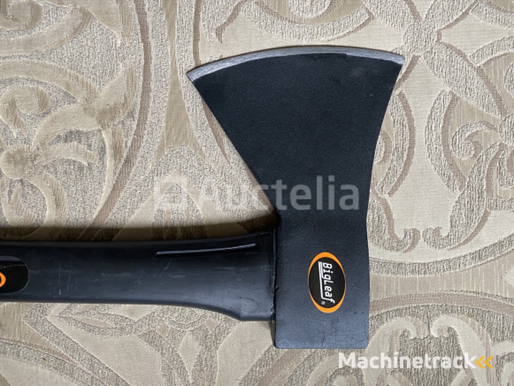 Big Leaf fiberglass bijl 2kg