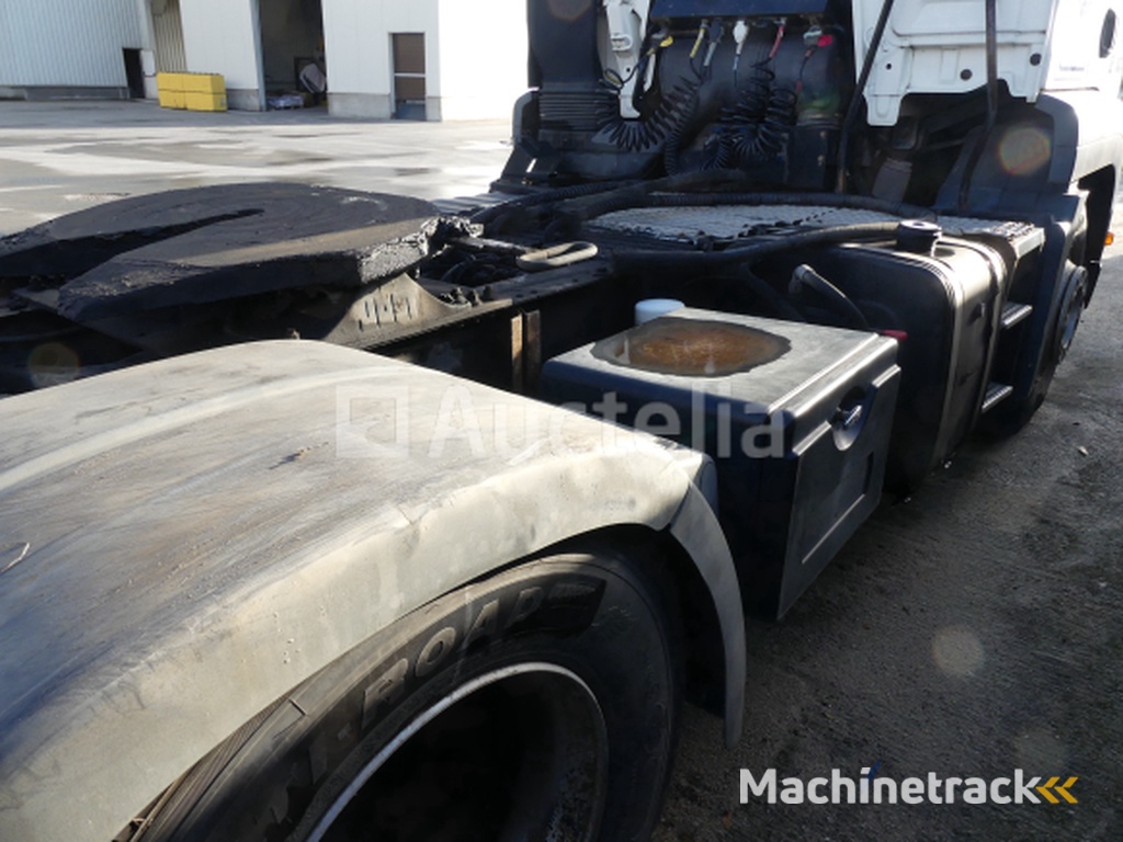 Oplegger trekker MAN TGA18-430