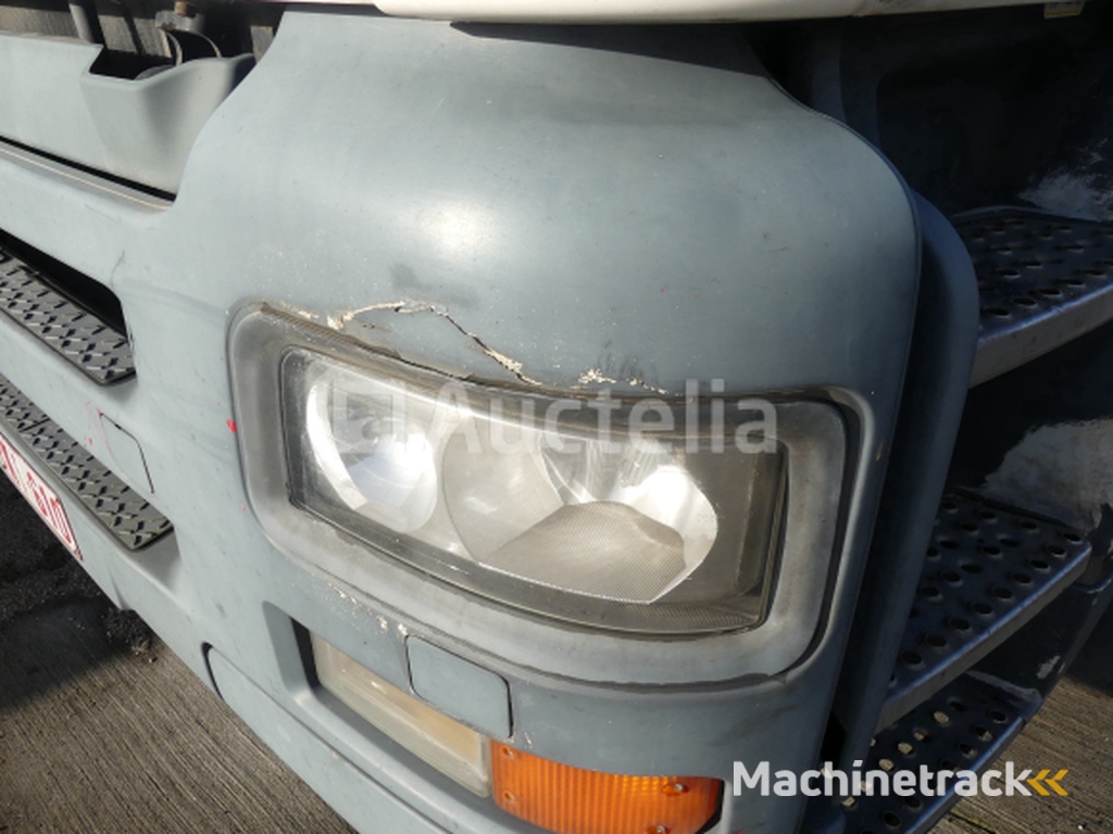 Oplegger trekker MAN TGA18-430