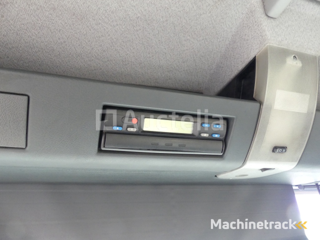 Oplegger trekker MAN TGA18-430