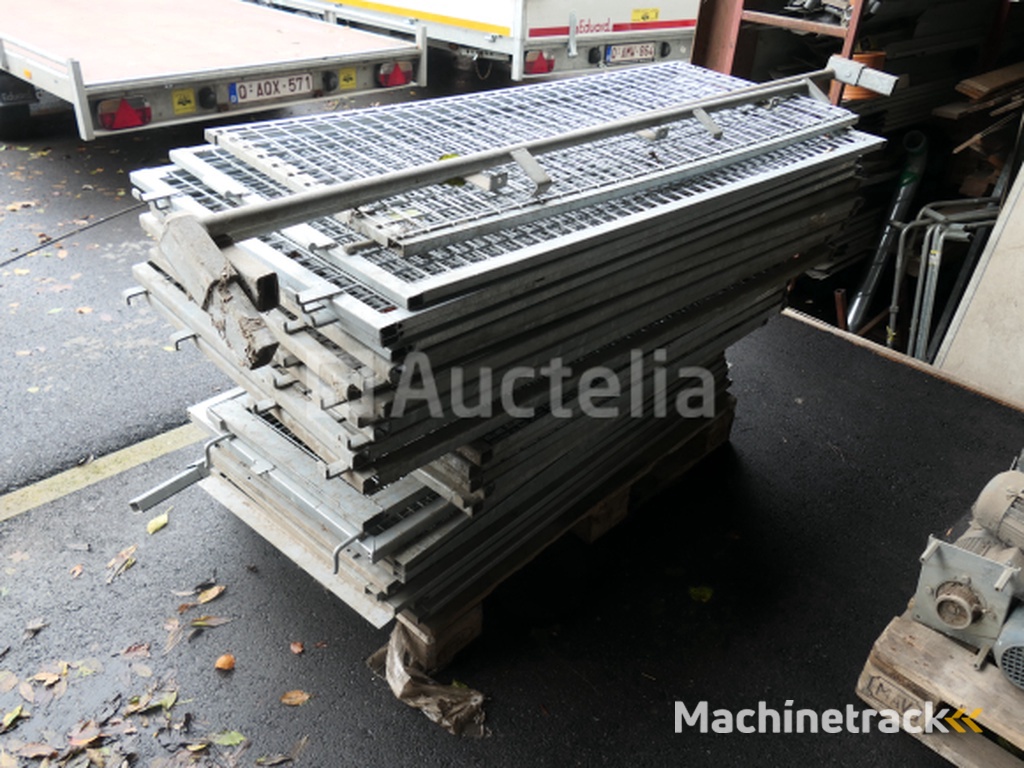 26 Zijwanden van gaas voor aanhangwagens