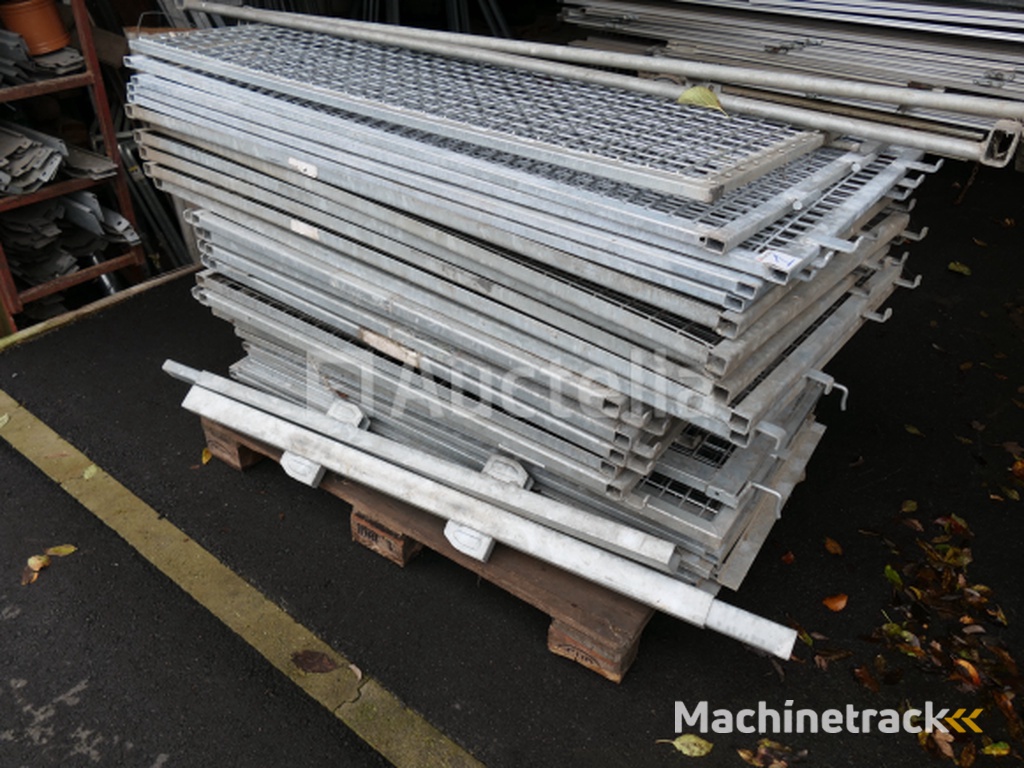 26 Zijwanden van gaas voor aanhangwagens