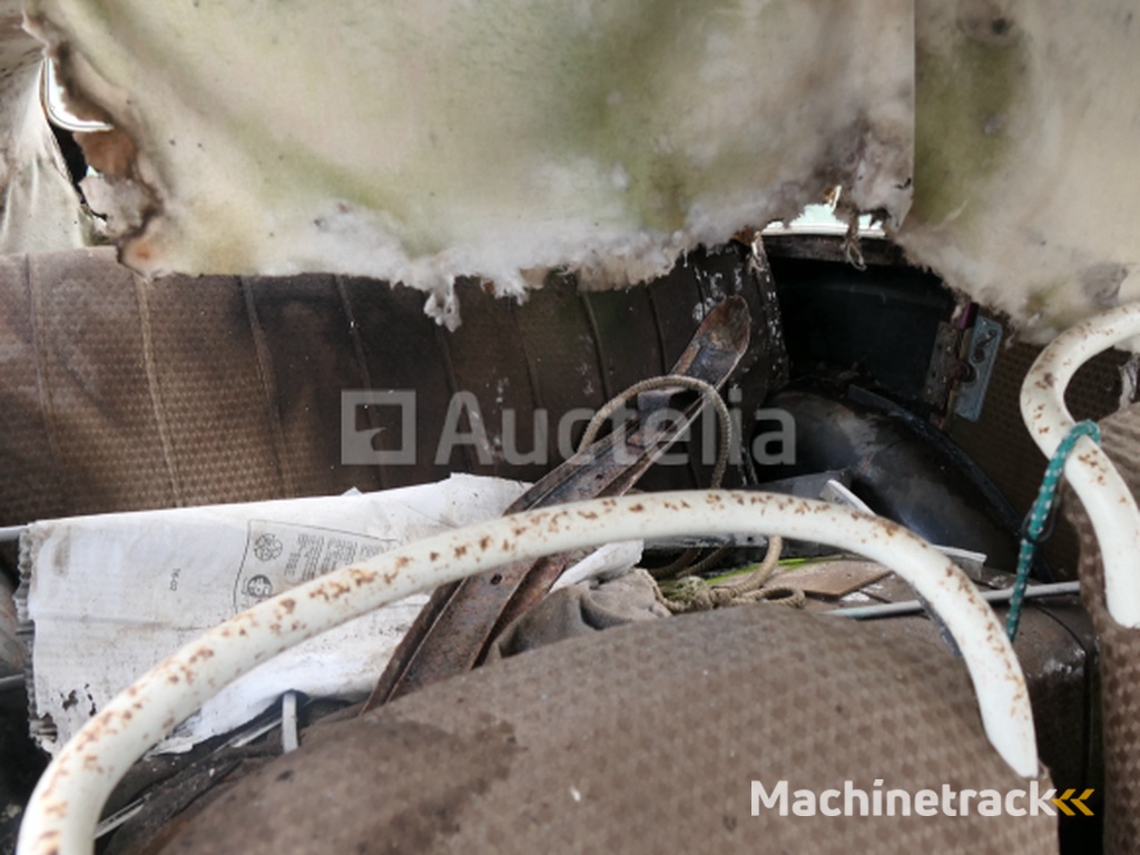 Antieke auto om Peugeot Peugeot 301 te restaureren (VIN: 39085)