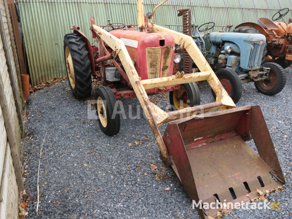 David Brown 950 landbouwtractor met voorlader (VIN: 950A401320)