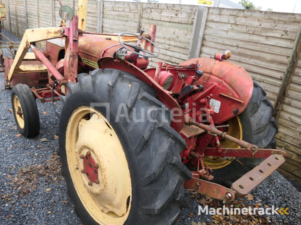 David Brown 950 landbouwtractor met voorlader (VIN: 950A401320)