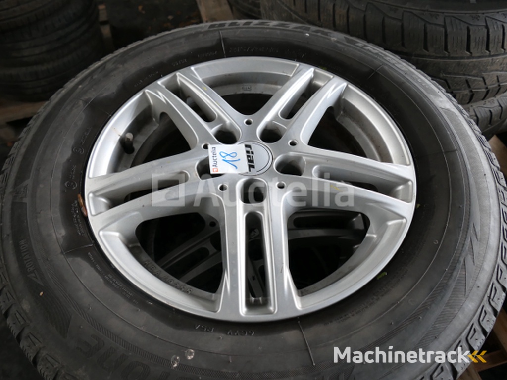 4 Tweedehands winterbanden op Vredestein Wintrak Extreme velg