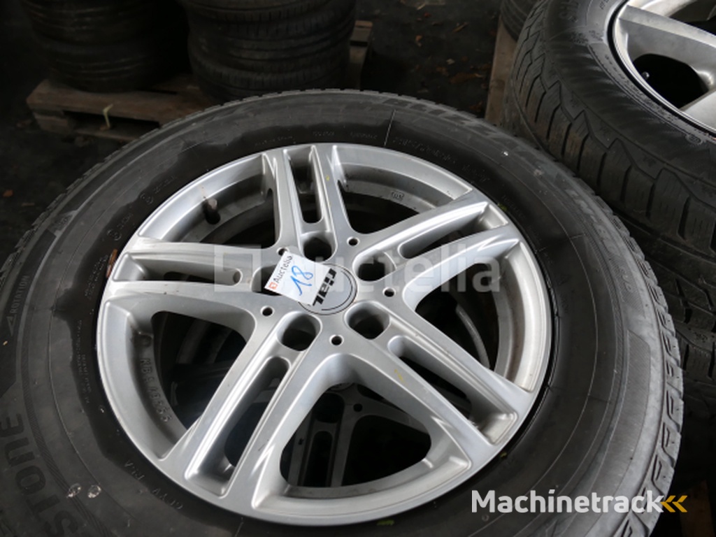4 Tweedehands winterbanden op Vredestein Wintrak Extreme velg