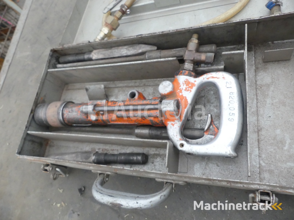 3 pneumatic chippers