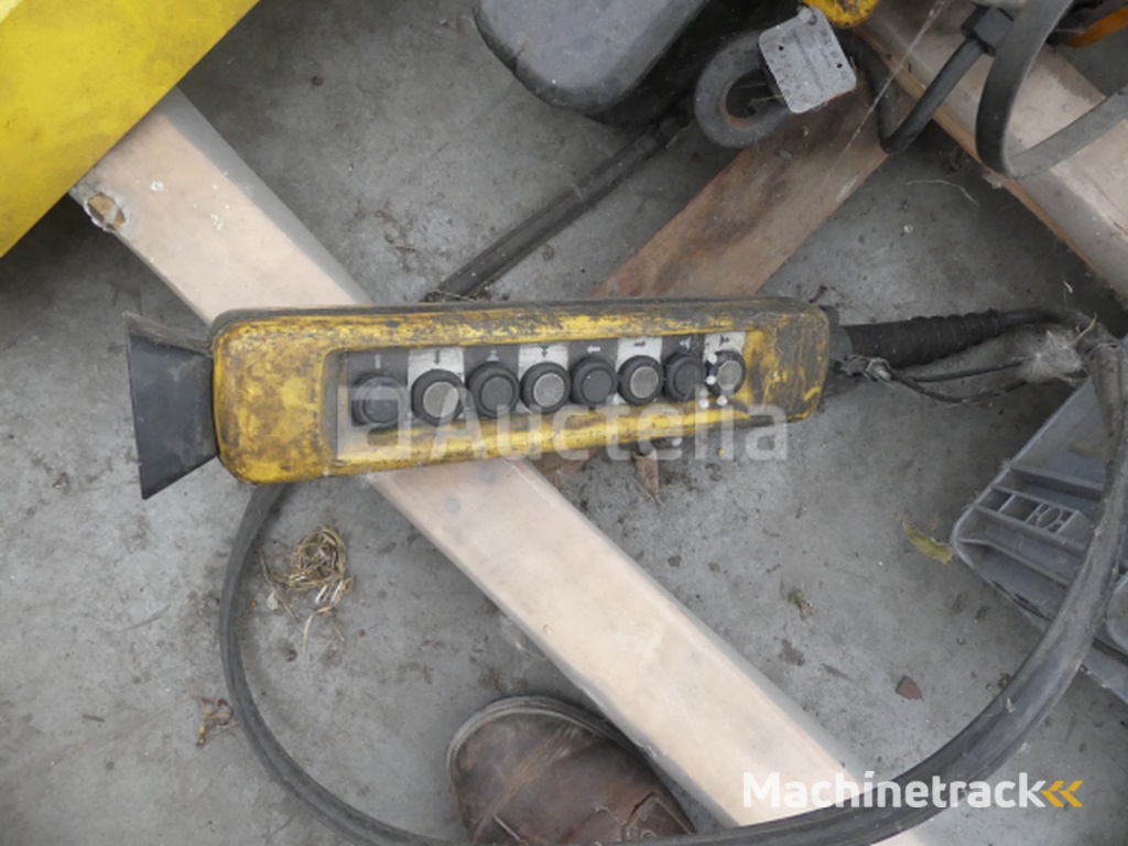 Konecranes XN5 kolomhijskraan