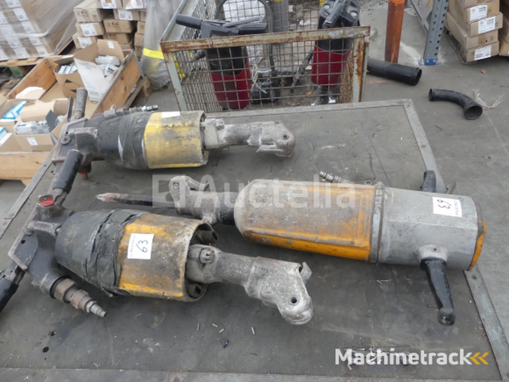3 Pneumatic jackhammers