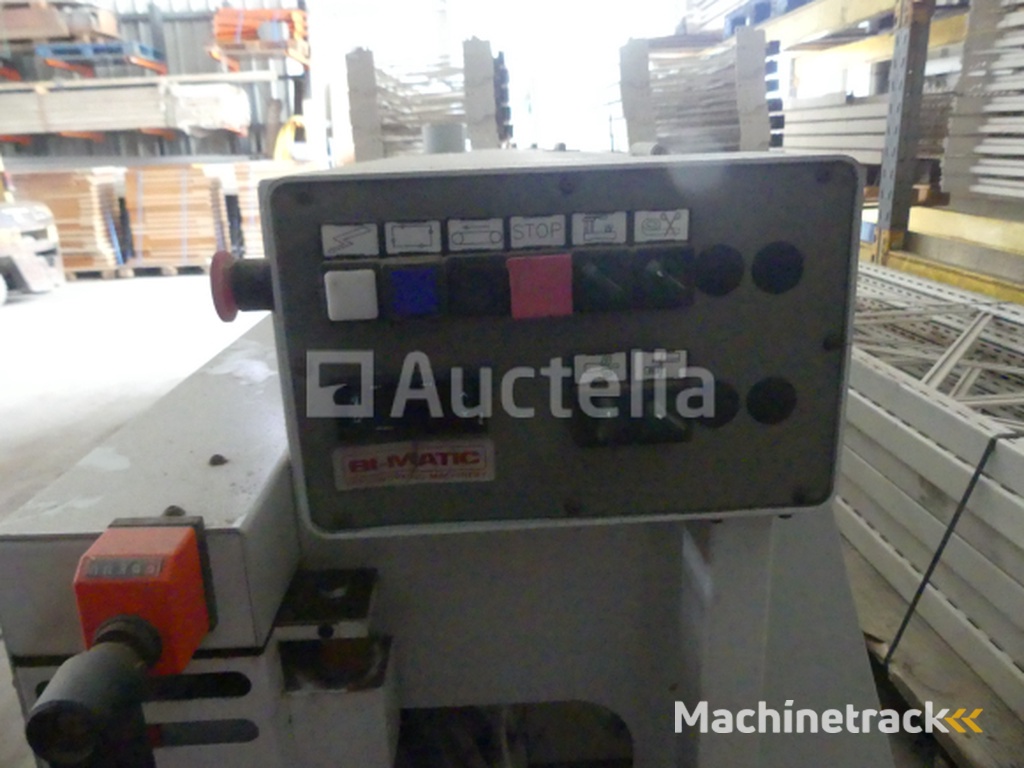 Kantenaanlijmmachine