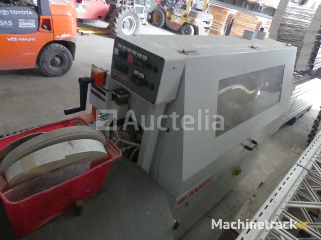 Kantenaanlijmmachine