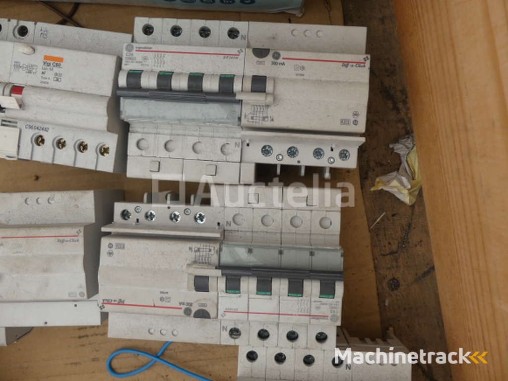 35 Miscellaneous circuit breakers