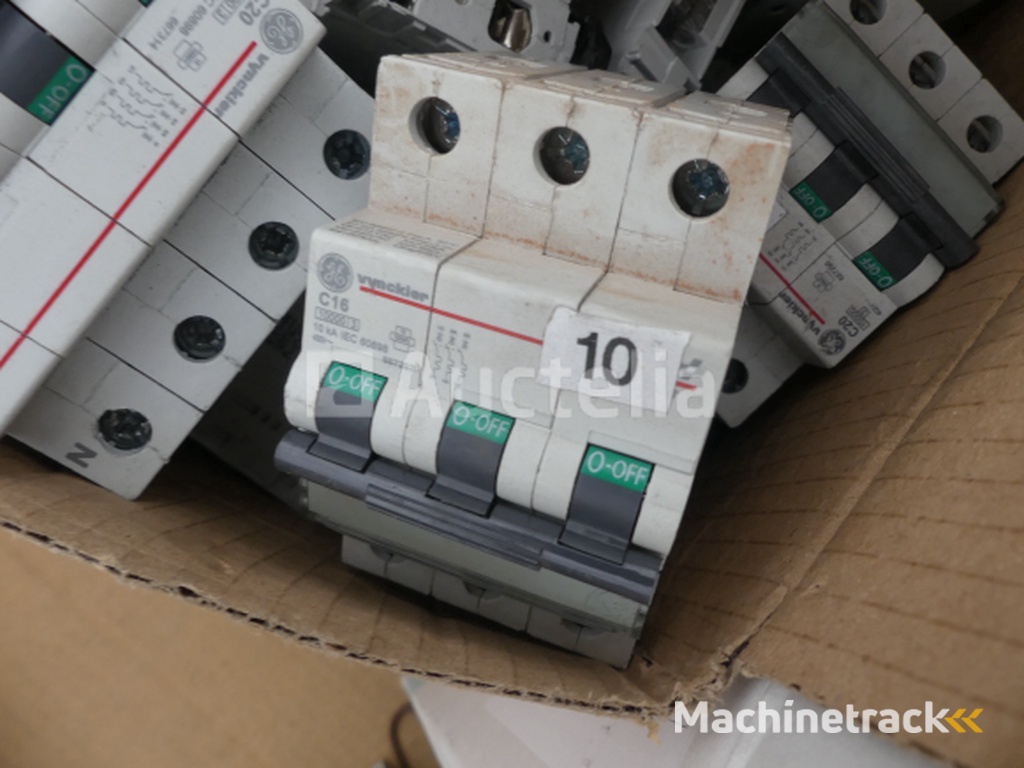 35 Miscellaneous circuit breakers