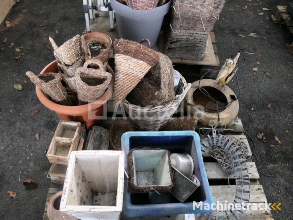 Decoratie, diverse plastic potten