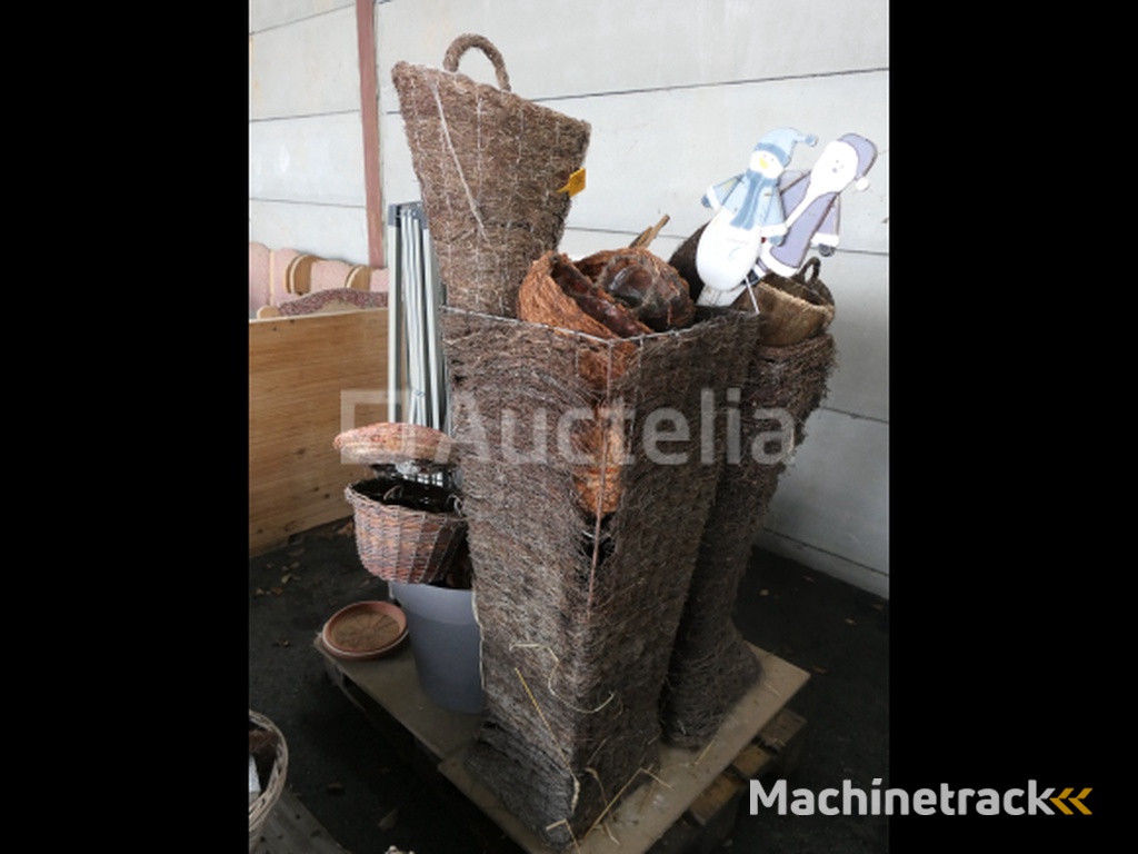 Decoratie, diverse plastic potten