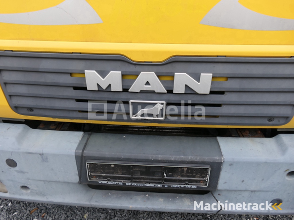 Bergingswagen MAN L12LC (2001-516.464 km)( VIN:WMAL71ZZZ1Y081609)