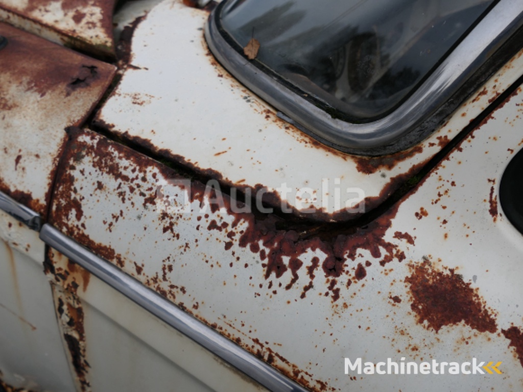 Voorouderauto om Studebaker te herstellen