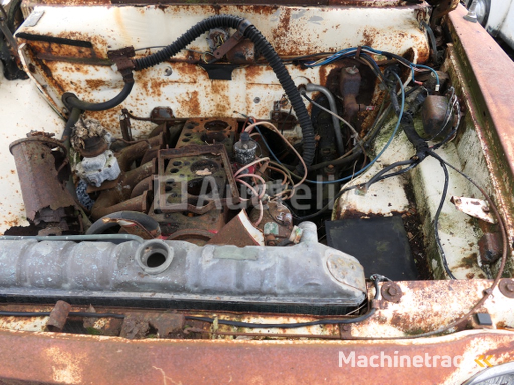 Voorouderauto om Studebaker te herstellen