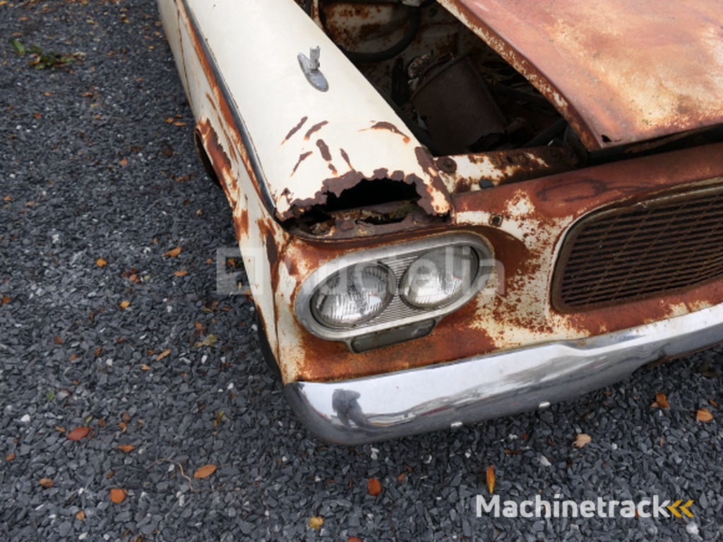 Voorouderauto om Studebaker te herstellen