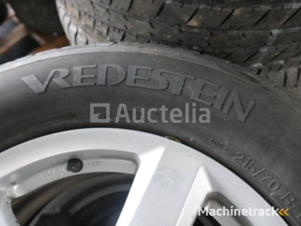 4 Tweedehands winterbanden op Vredestein Wintrak Extreme velg